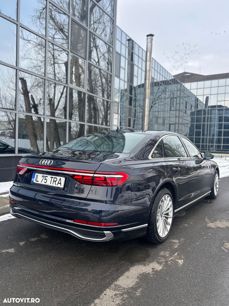 Audi A8 - 8