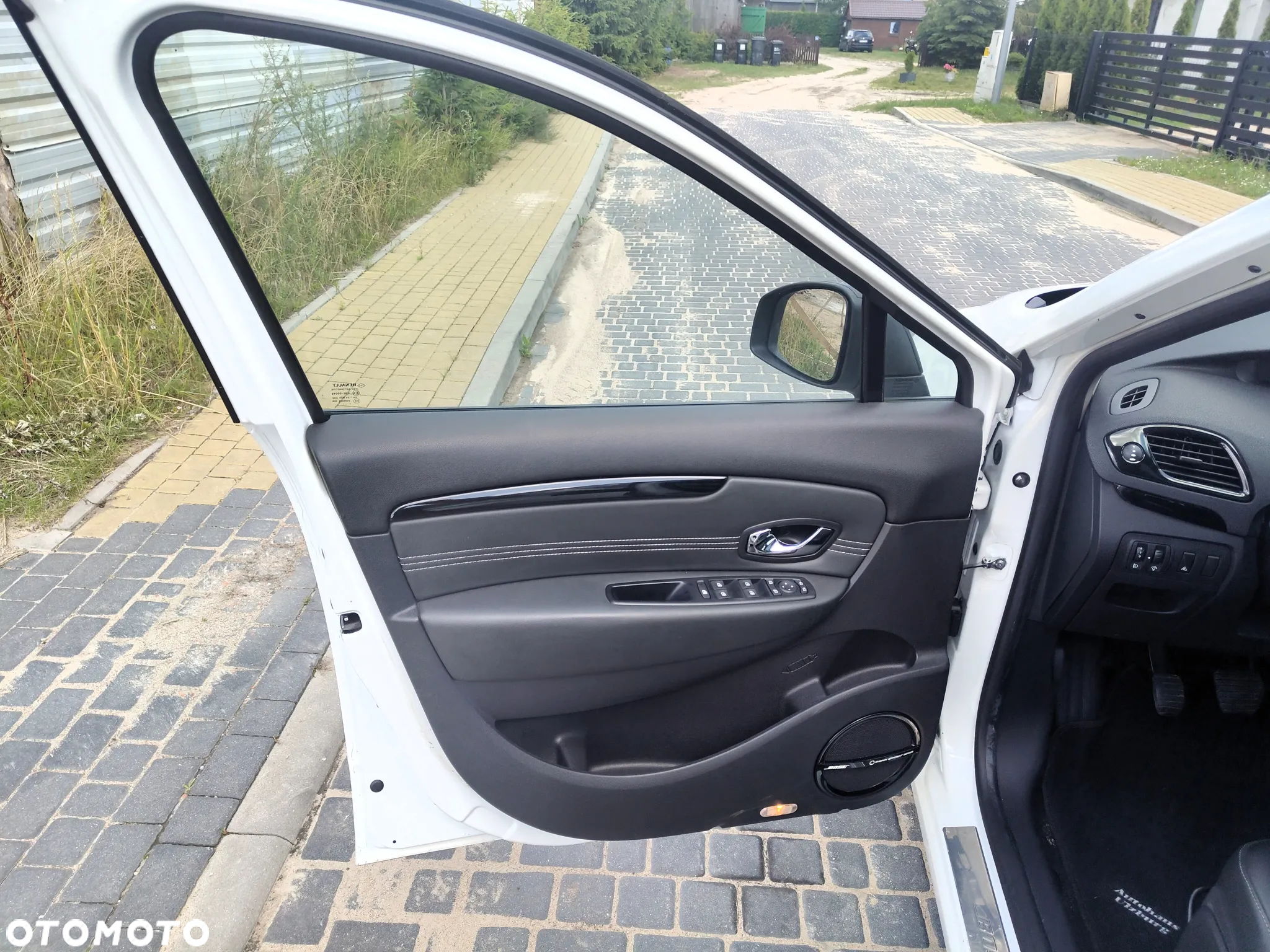 Renault Scenic TCe 130 Bose Edition - 17