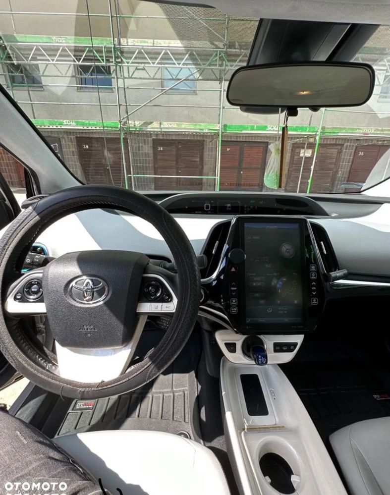 Toyota Prius Hybrid Comfort - 11