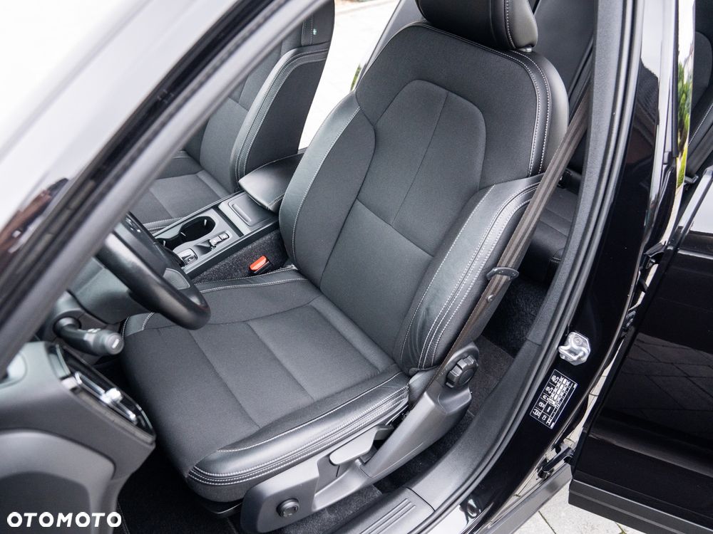 Volvo XC 40 D3 Momentum Pro - 25