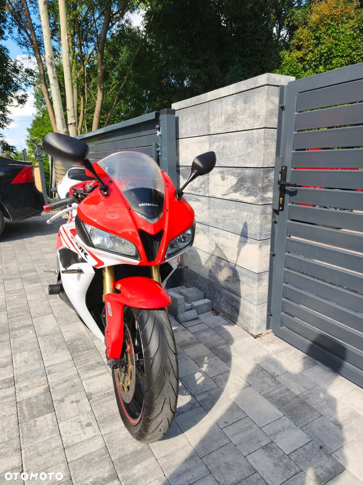 Honda CBR - 27