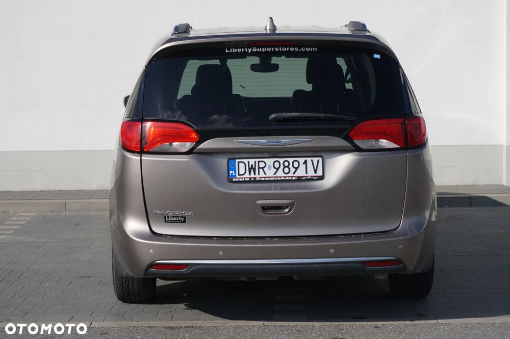 Chrysler Pacifica - 6
