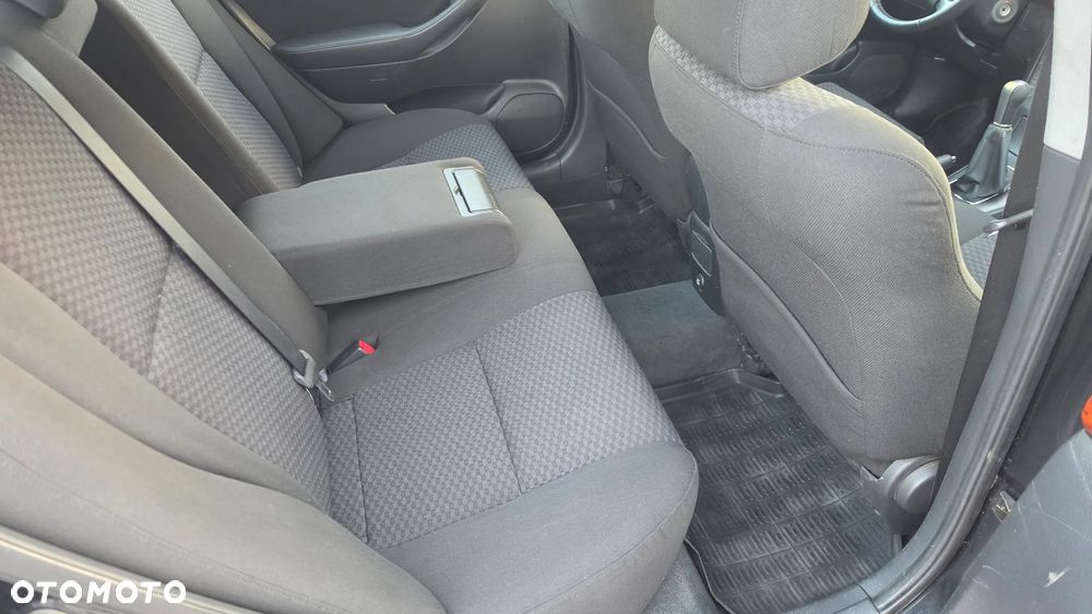 Toyota Avensis 2.0 VVT-i Sol - 27