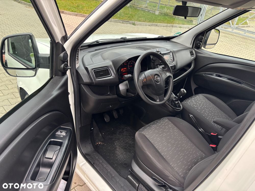 Opel COMBO - 18