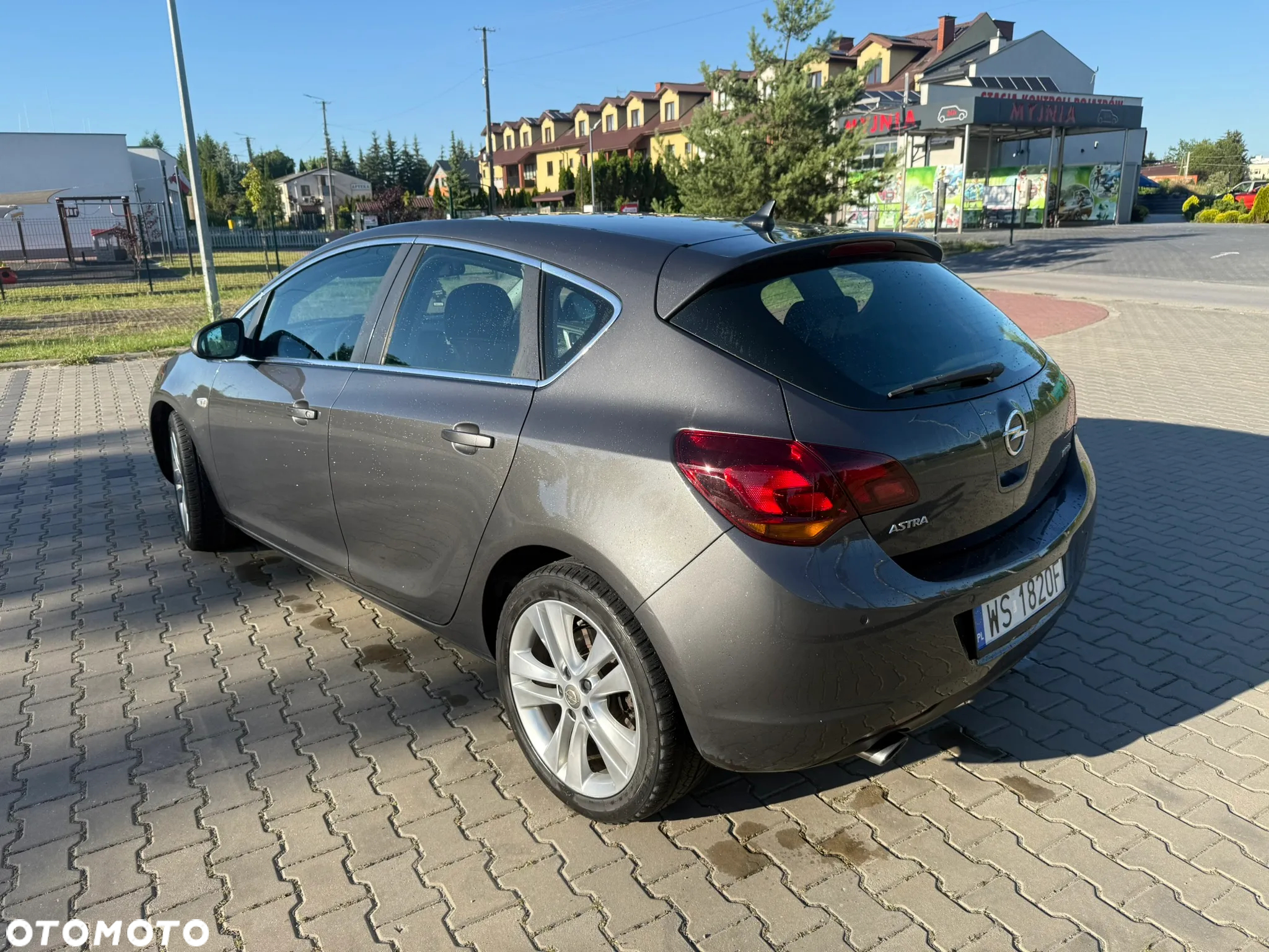 Opel Astra GTC 1.6 Turbo Edition - 4