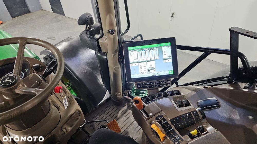 John Deere 6215 R - 17