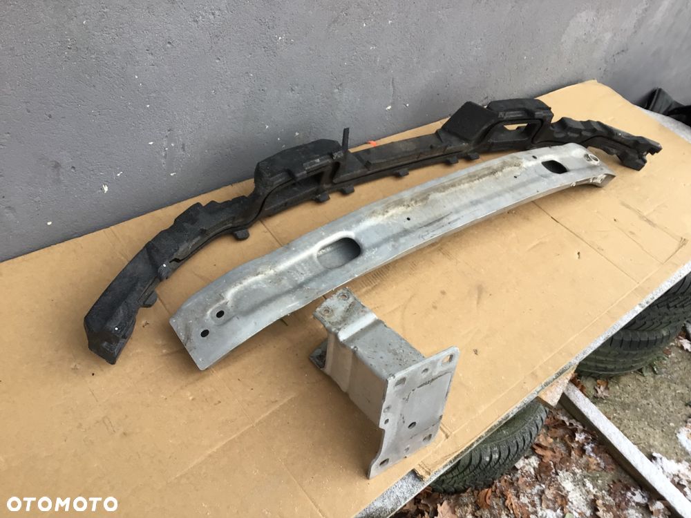 Belka przednia Audi A4 B9 - 2