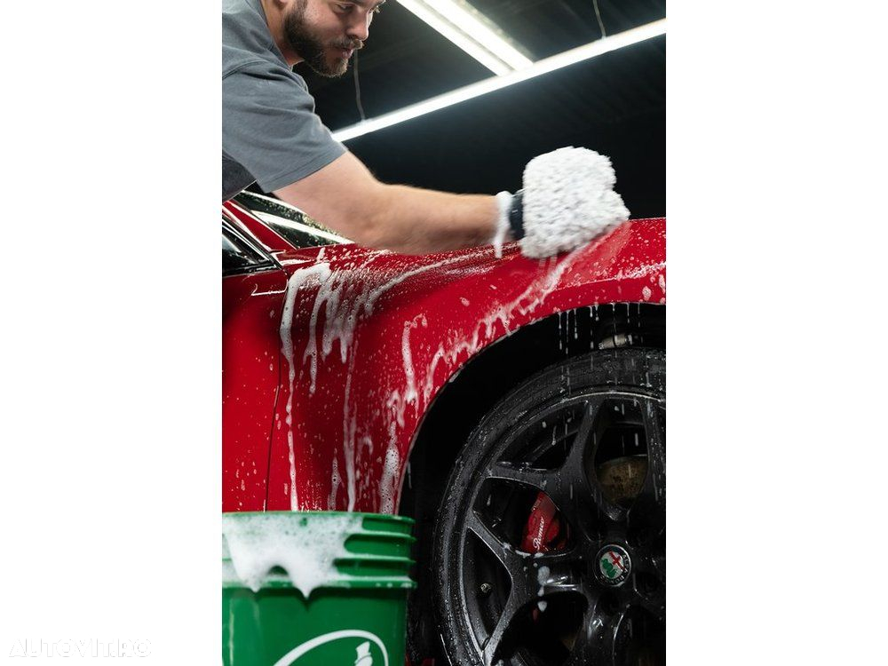 Sampon auto concentrat, cu ceara Turtle Wax Essential Zip Wax FG7999, 2.5L - 3