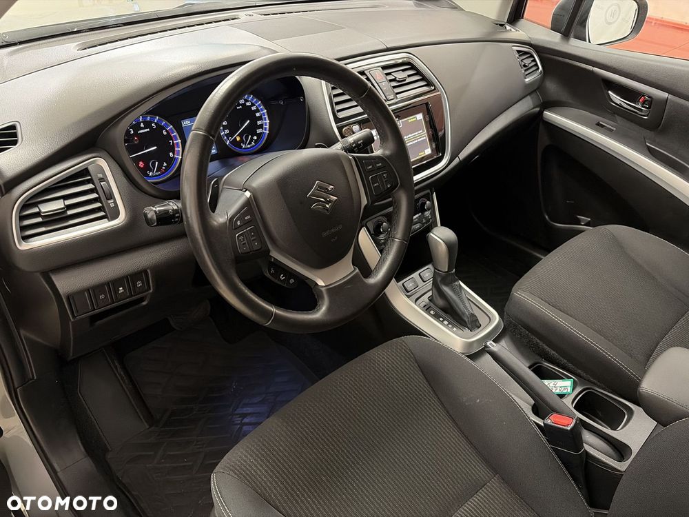 Suzuki SX4 S-Cross 1.4 T Premium - 11