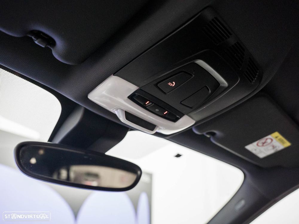 BMW X1 25 e xDrive Corporate Edition - 36