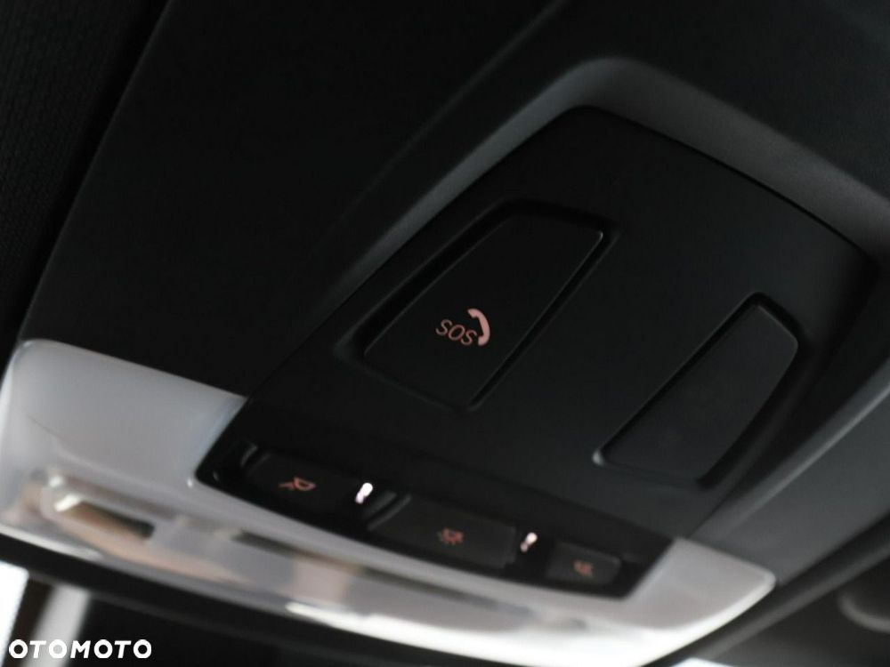BMW Seria 3 318d M Sport - 36