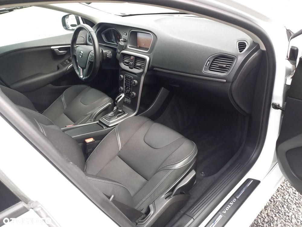 Volvo V40 D2 Momentum - 20