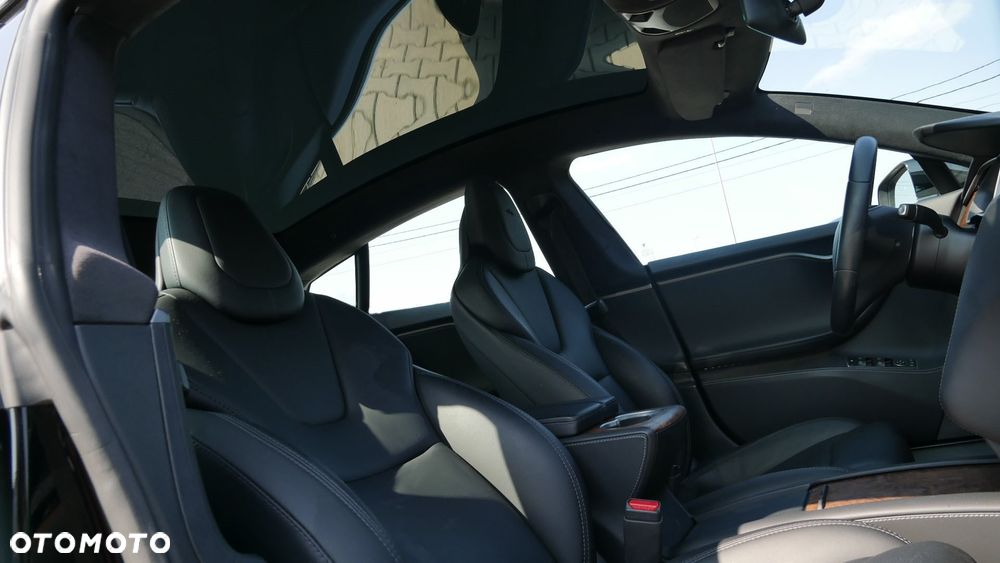 Tesla Model S - 26