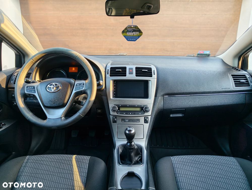 Toyota Avensis 1.8 Sol EU5 - 11