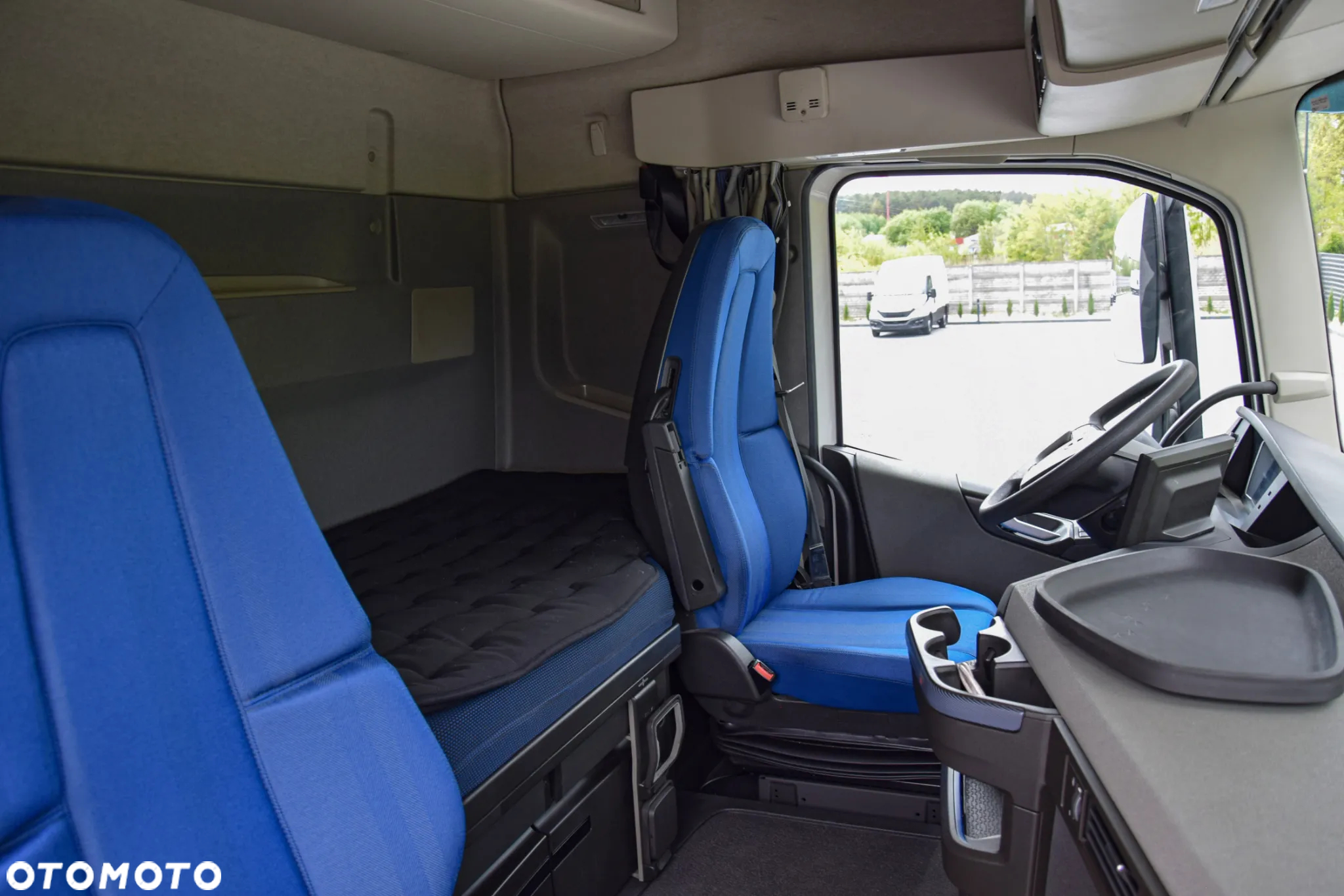 Volvo FH500 / EURO 6 / NOWY MODEL / KLIMATYZACJA POSTOJOWA / ACC / LEDY / 2 ZBIORNIKI PALIWA / FULL SPILERY / 2022 / NISKI PRZEBIEG / SERWISOWANY / SPROWADZONY - 39