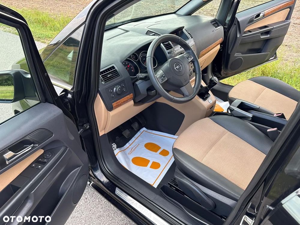 Opel Zafira 1.6 Cosmo - 21