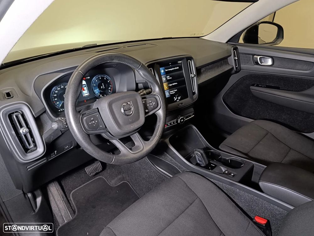 Volvo XC 40 1.5 T2 Momentum Geartronic - 11