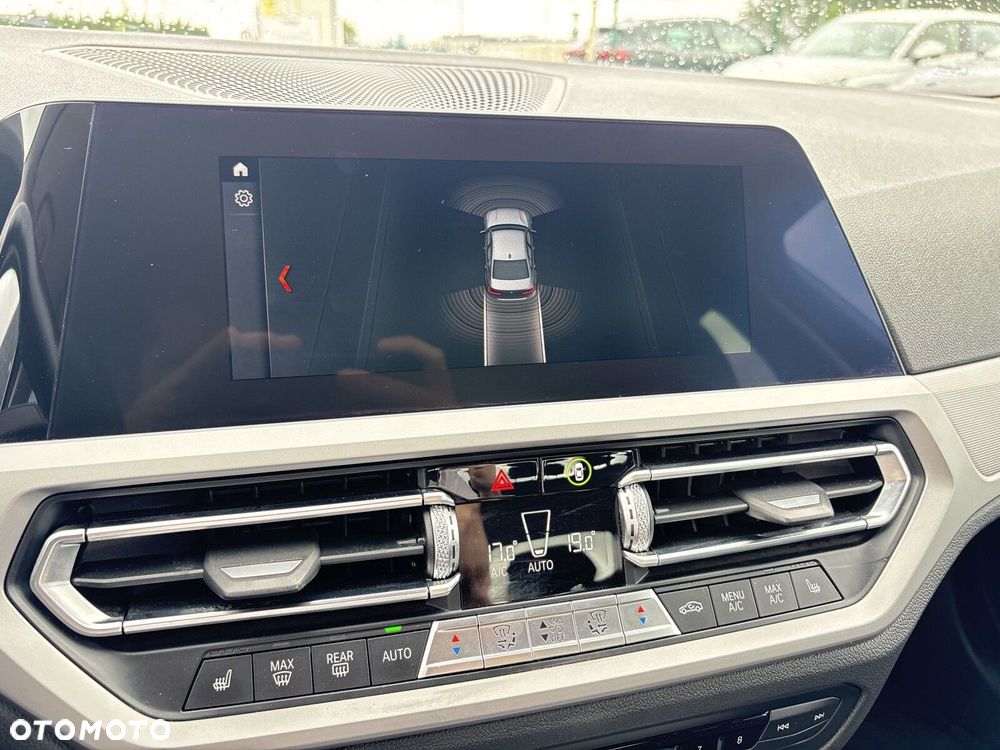 BMW Seria 3 318i - 23