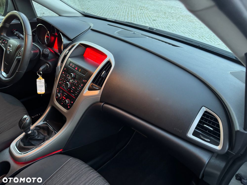 Opel Astra 1.6 Color Edition - 29