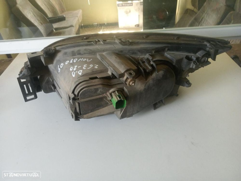 FAROL DIREITO FORD FOCUS SEDAN 2004 -1305235740 - 2