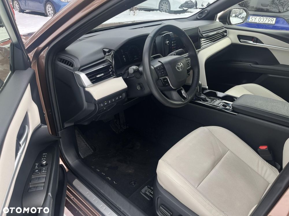 Toyota Camry - 19
