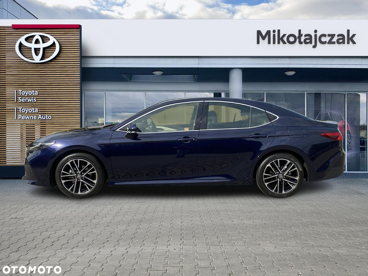 Toyota Camry - 9