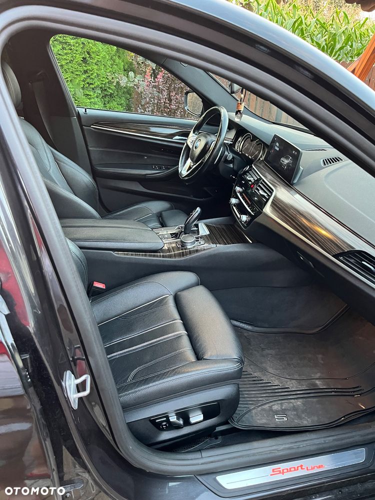 BMW Seria 5 530i xDrive Sport Line sport - 17