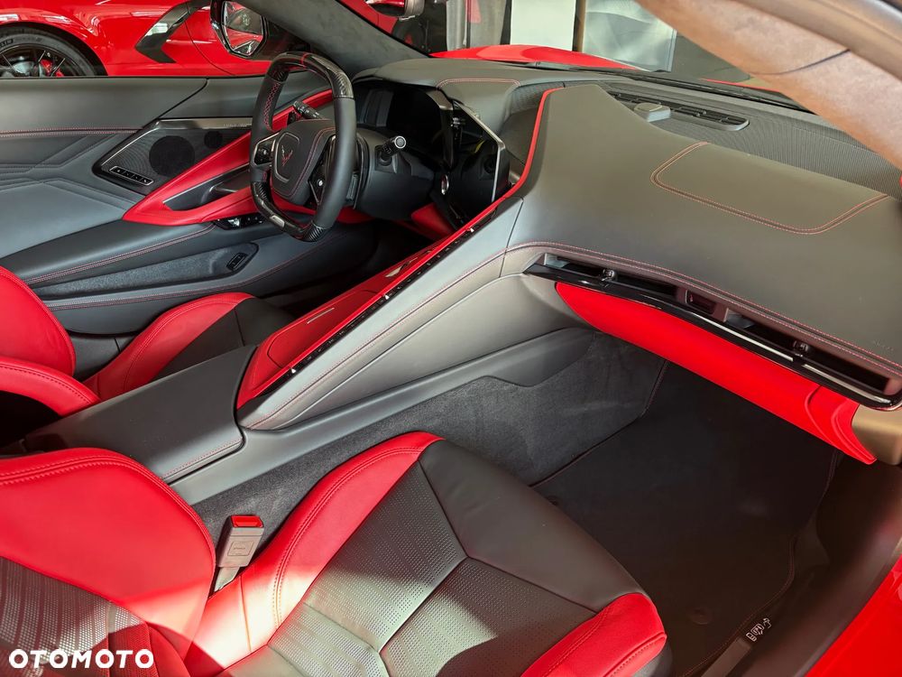 Chevrolet Corvette - 12