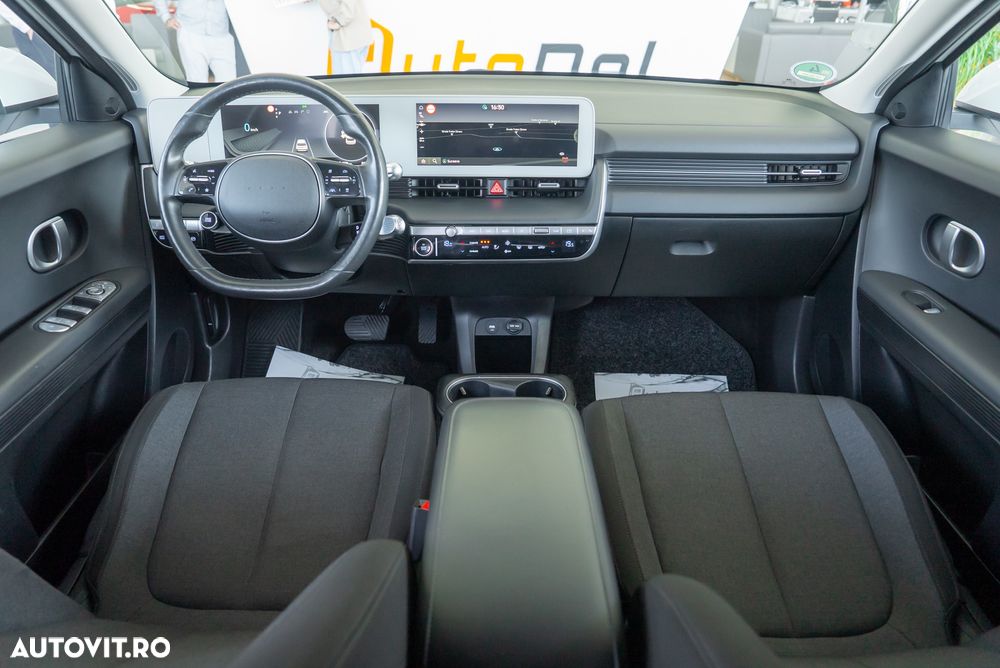 Hyundai IONIQ Standard Range 58 kWh - 18