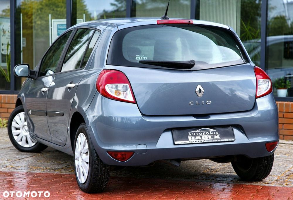 Renault Clio - 21