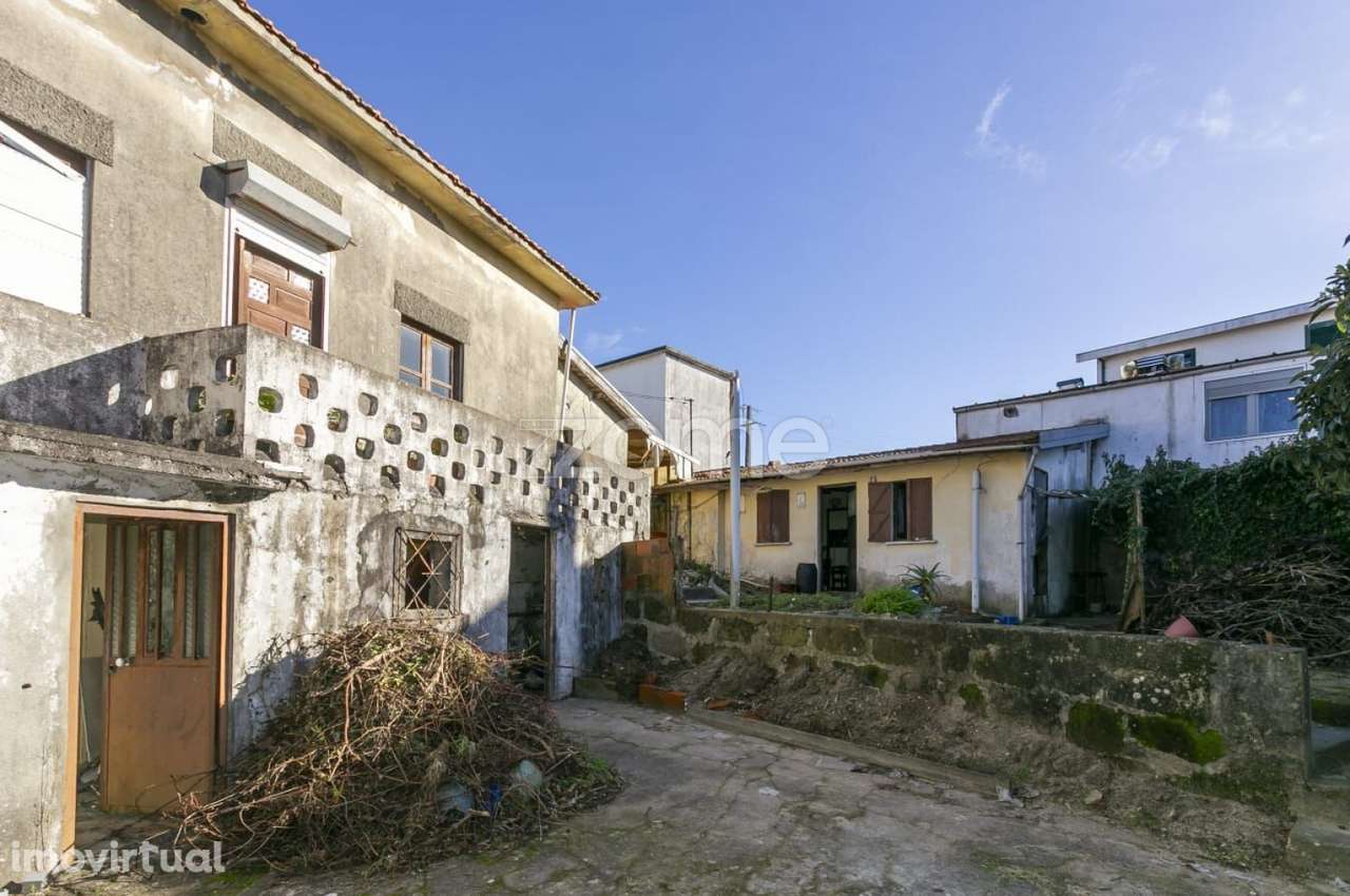 Moradia para reabilitação com terreno - Grande imagem: 2/19