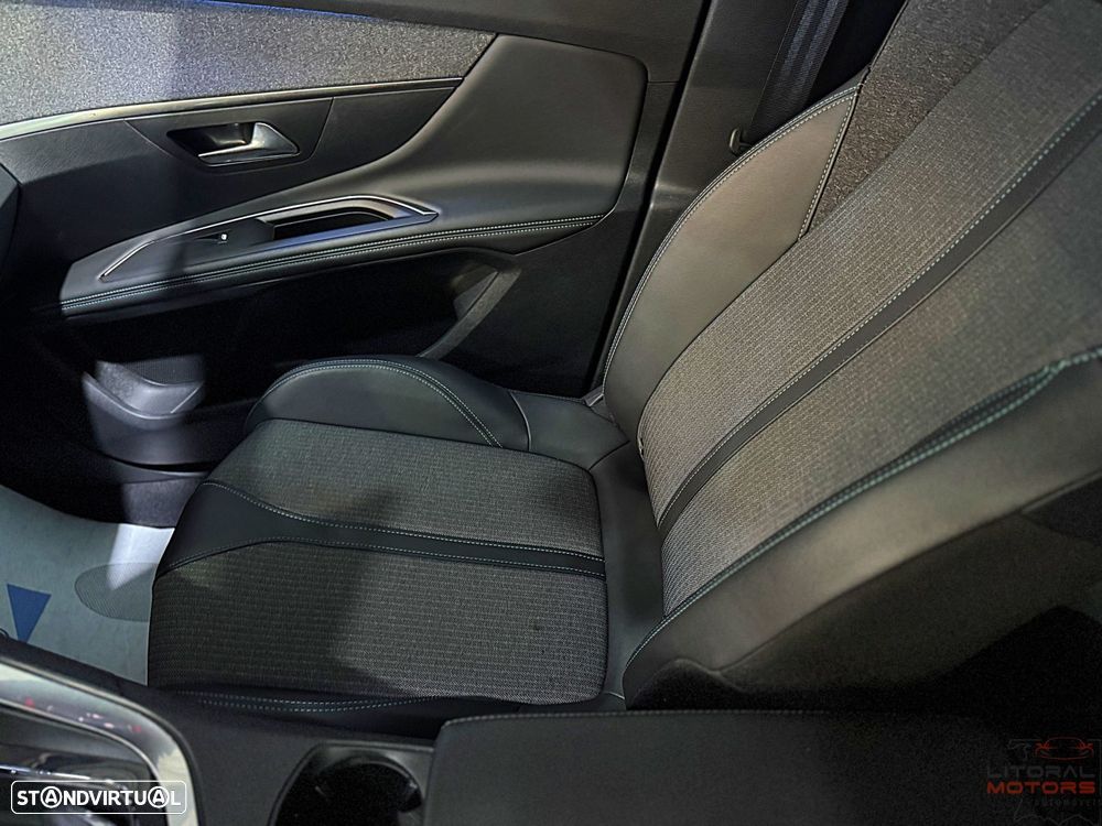 Peugeot 3008 1.2 PureTech Allure Pack EAT8 - 21