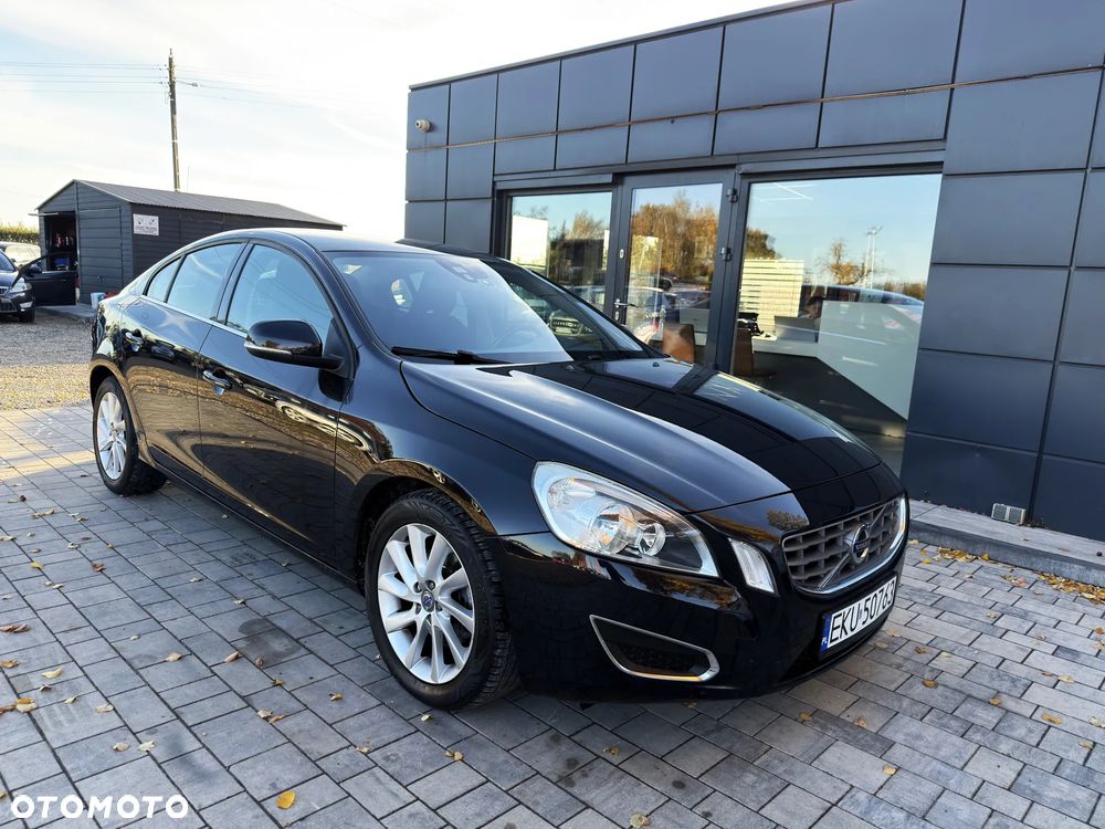 Volvo S60 D3 Momentum - 1