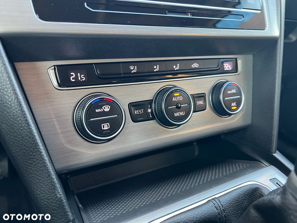 Volkswagen Passat 1.5 TSI EVO Essence - 24