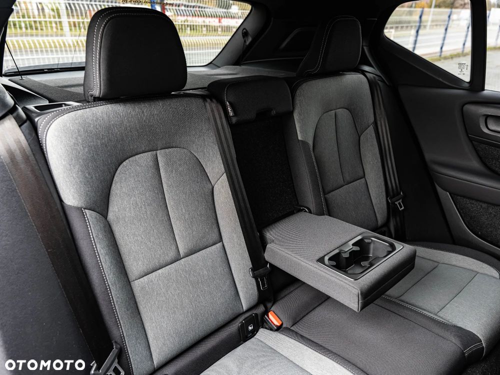 Volvo XC 40 B3 B DKG Plus Bright - 29
