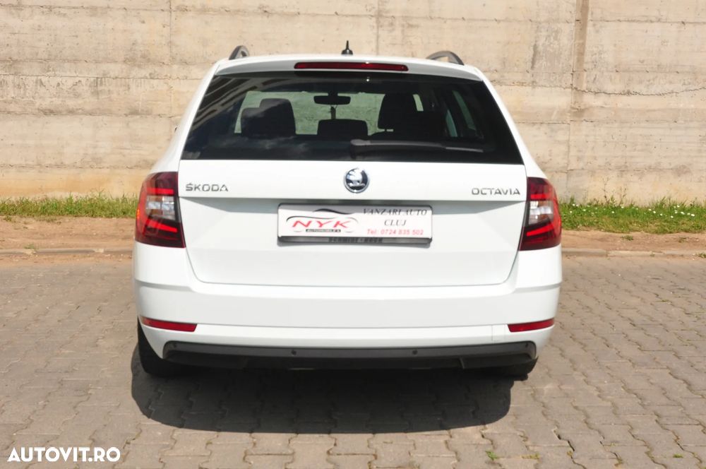 Skoda Octavia 1.6 TDI DSG Ambition - 12