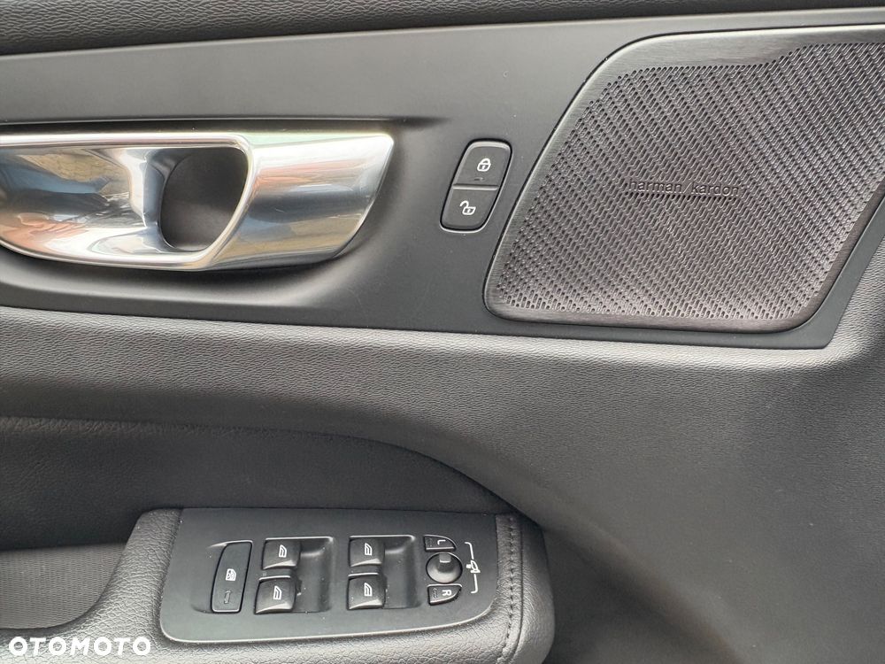 Volvo XC 60 B5 B Momentum Pro - 9