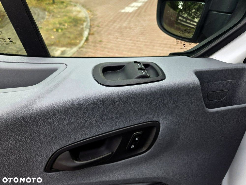 Ford Transit - 18
