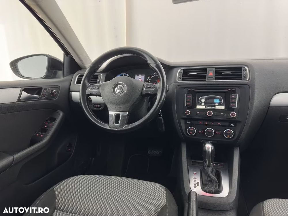 Volkswagen Jetta 1.4 DSG Comfortline - 5