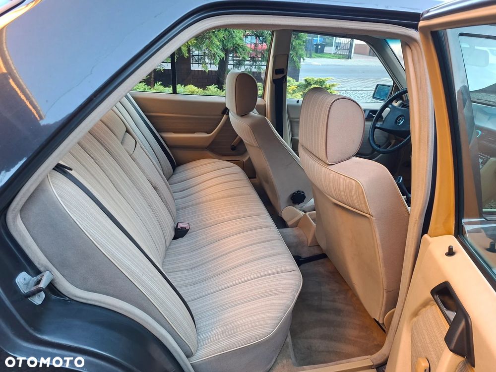 Mercedes-Benz W124 (1984-1993) 1989