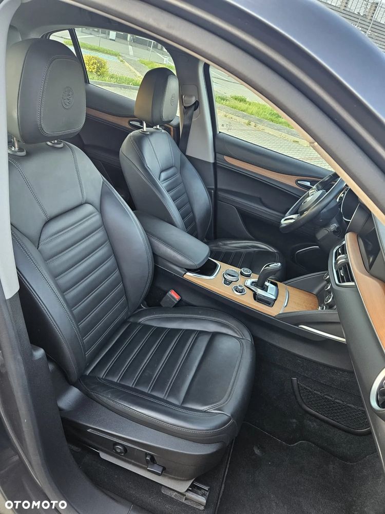 Alfa Romeo Stelvio 2.0 Turbo TI Q4 - 14