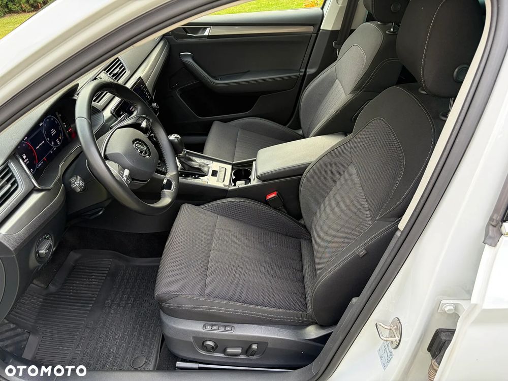 Skoda Superb 2.0 TDI SCR Style DSG - 10