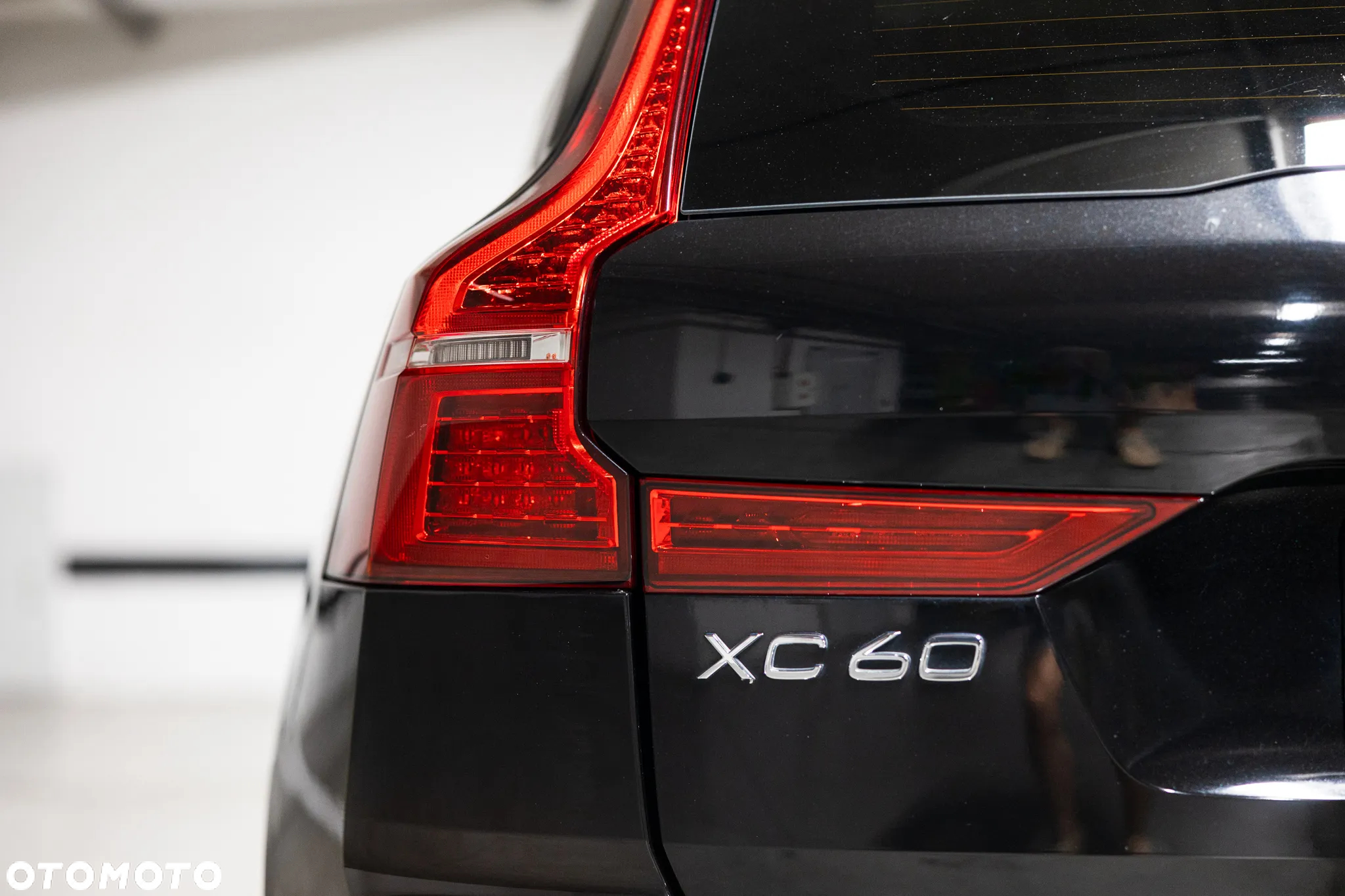Volvo XC 60 B5 B AWD Ultimate Black Edition - 11