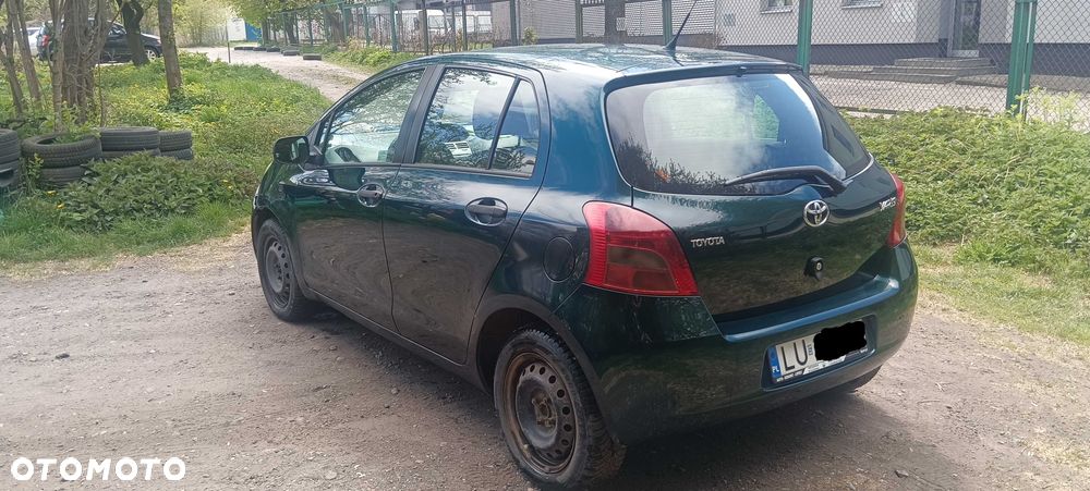 Toyota Yaris - 4