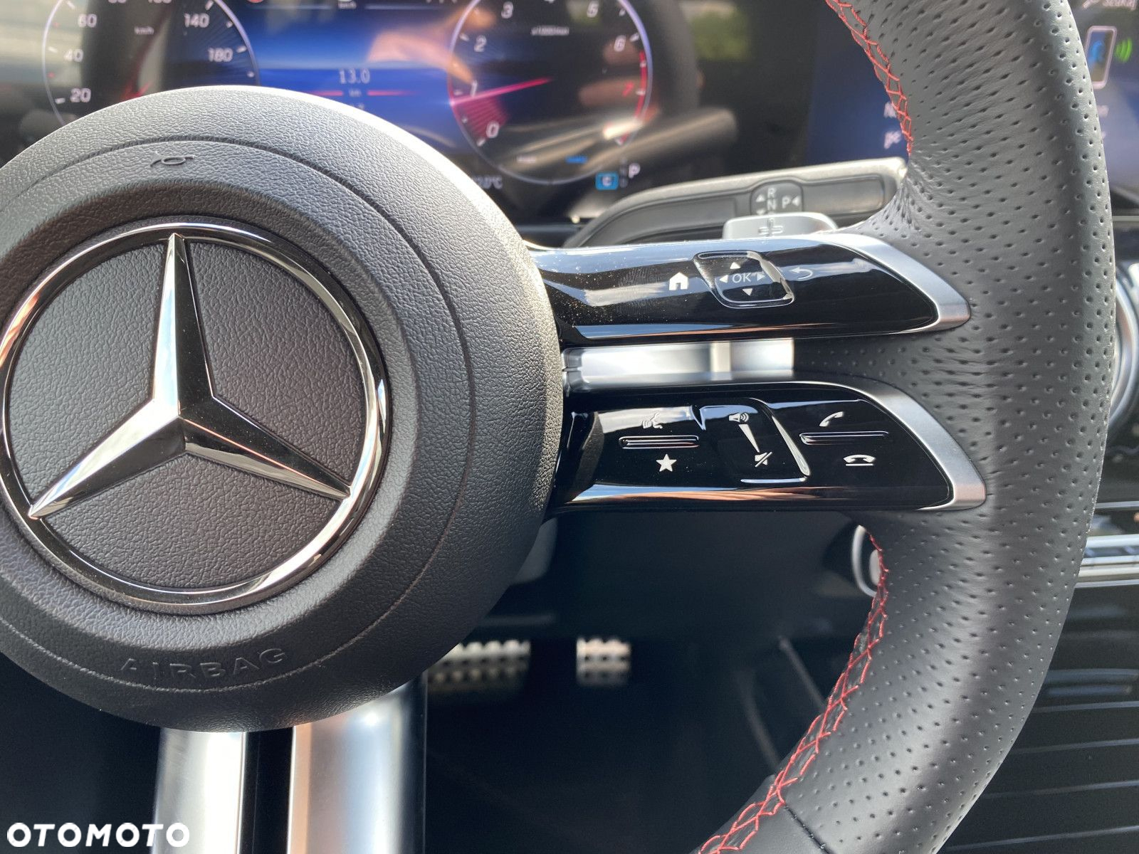 Mercedes-Benz GLB - 12