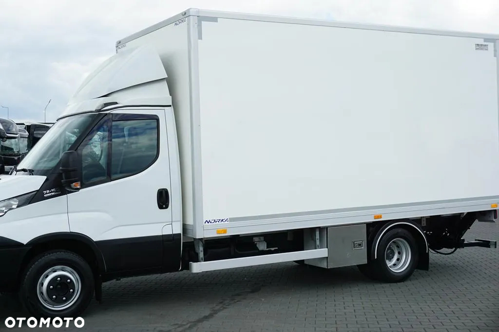Iveco / DAILY / 70C18 / E 6 / KONTENER + WINDA / 10 PALET / ŁAD. 3565 KG - 15
