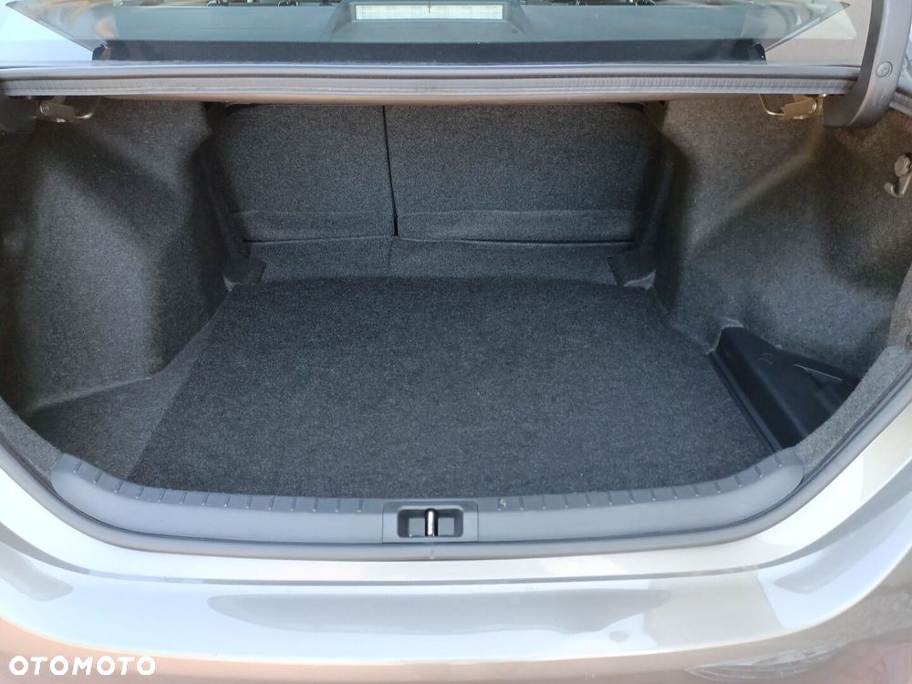 Toyota Corolla 1.6 Premium EU6 - 19