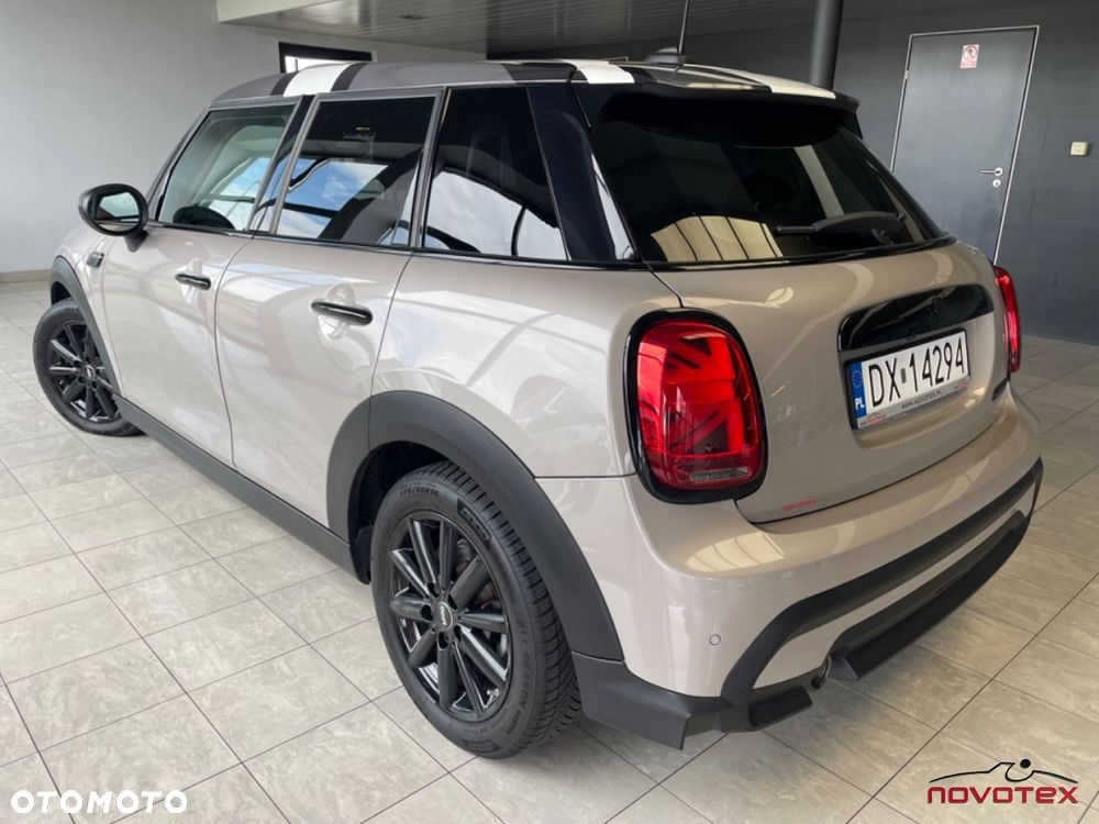 MINI Cooper Essential Trim - 4