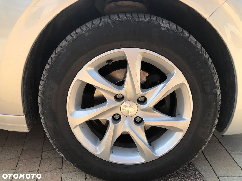 Peugeot 208 82 PureTech Style - 13