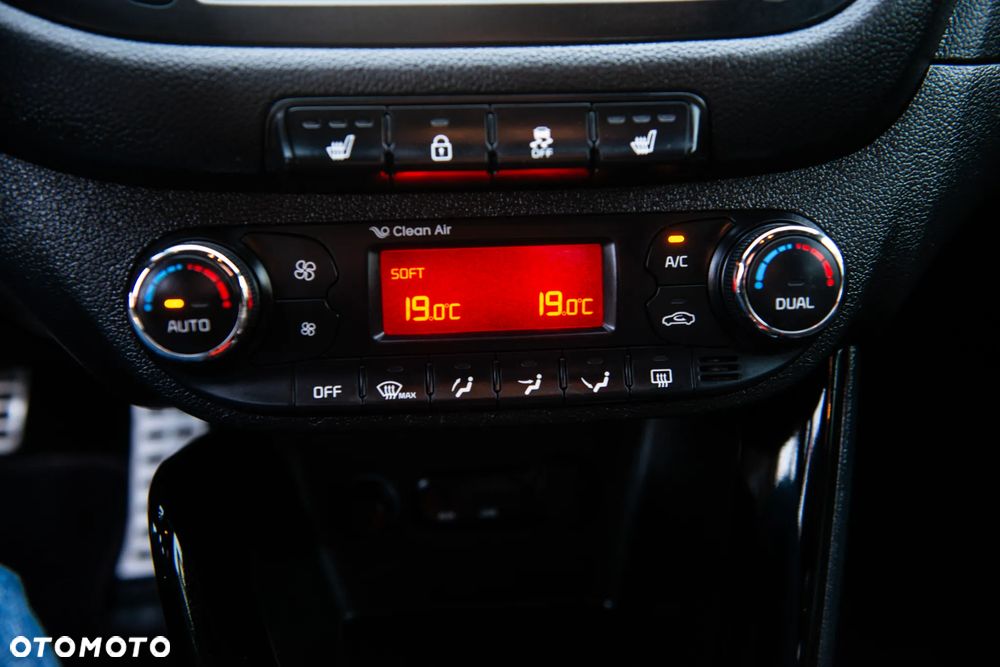 Kia Ceed 1.6 T-GDI GT - 27